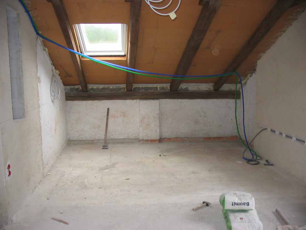 Podstreha v ruševinah