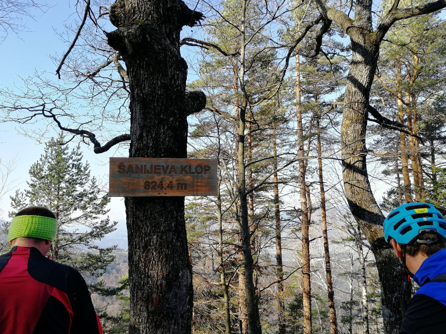 Tabla Šanijeva klop